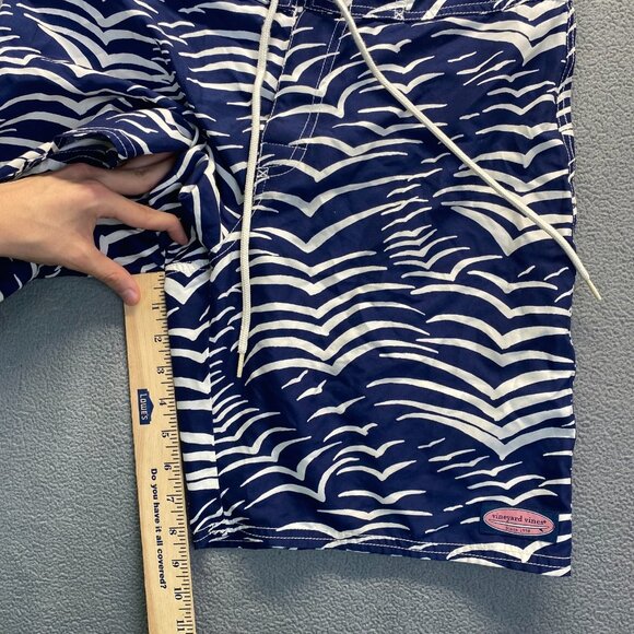 Vineyard Vines Baord Shorts Mens 30 Blue White Gull Wing Silhouette Bathing Suit - Picture 6 of 14